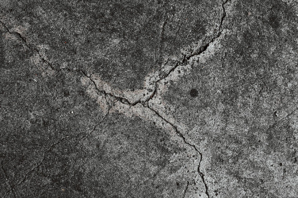 Concrete crack spread in different directions